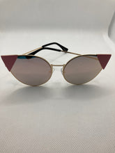 Load image into Gallery viewer, &quot;Aisha&quot; Metallic Cat Eye Sunnies
